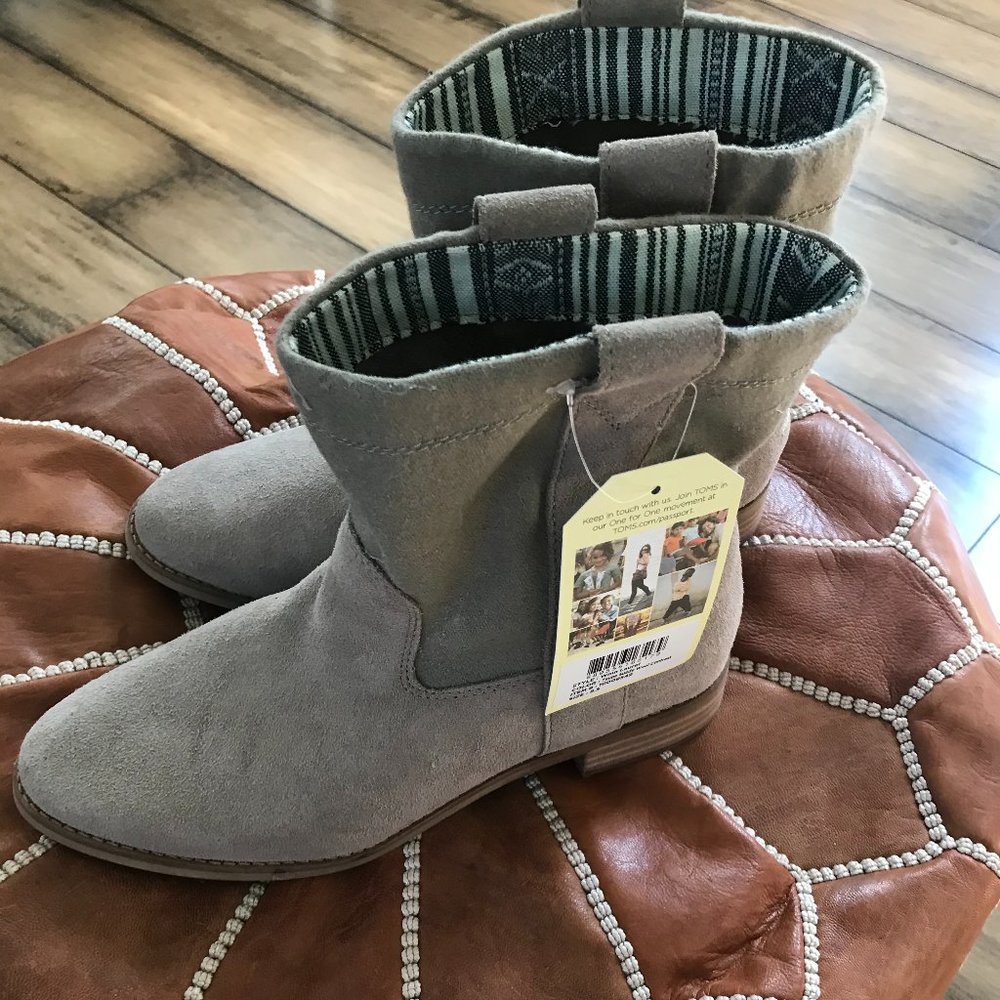 Tom's Suede Booties